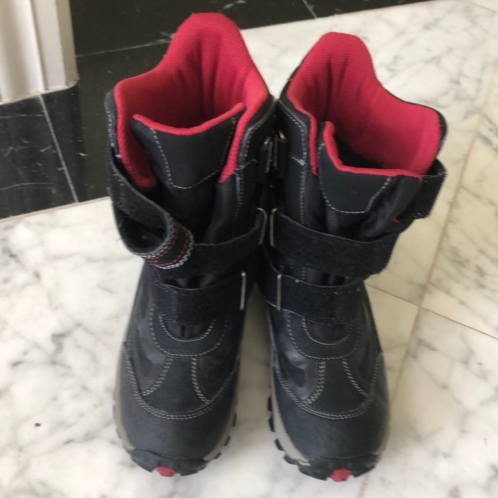 GEOX Kids snow boots size 2 unisex